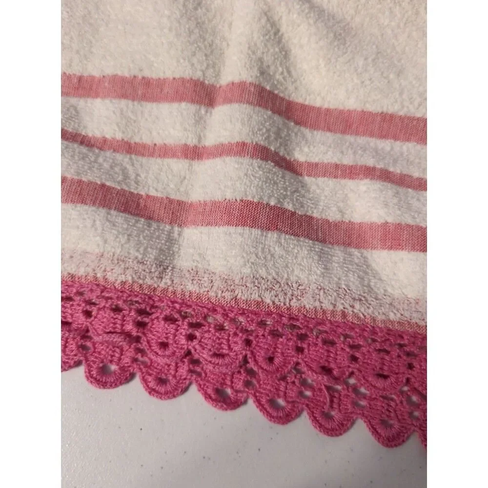 Vintage 70s Sear Roebuck Bath Towel White Pink Floral Fringe 22x42 MCM Rare